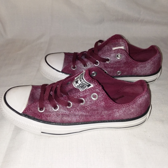 Converse Chuck Taylor All Star Shoes Ox Low Top Maroon Silver Women's Size 6 EUC - Picture 3 of 13